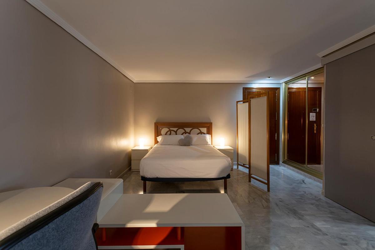 Francos 3 Sevilla Urban Apartment ภายนอก รูปภาพ