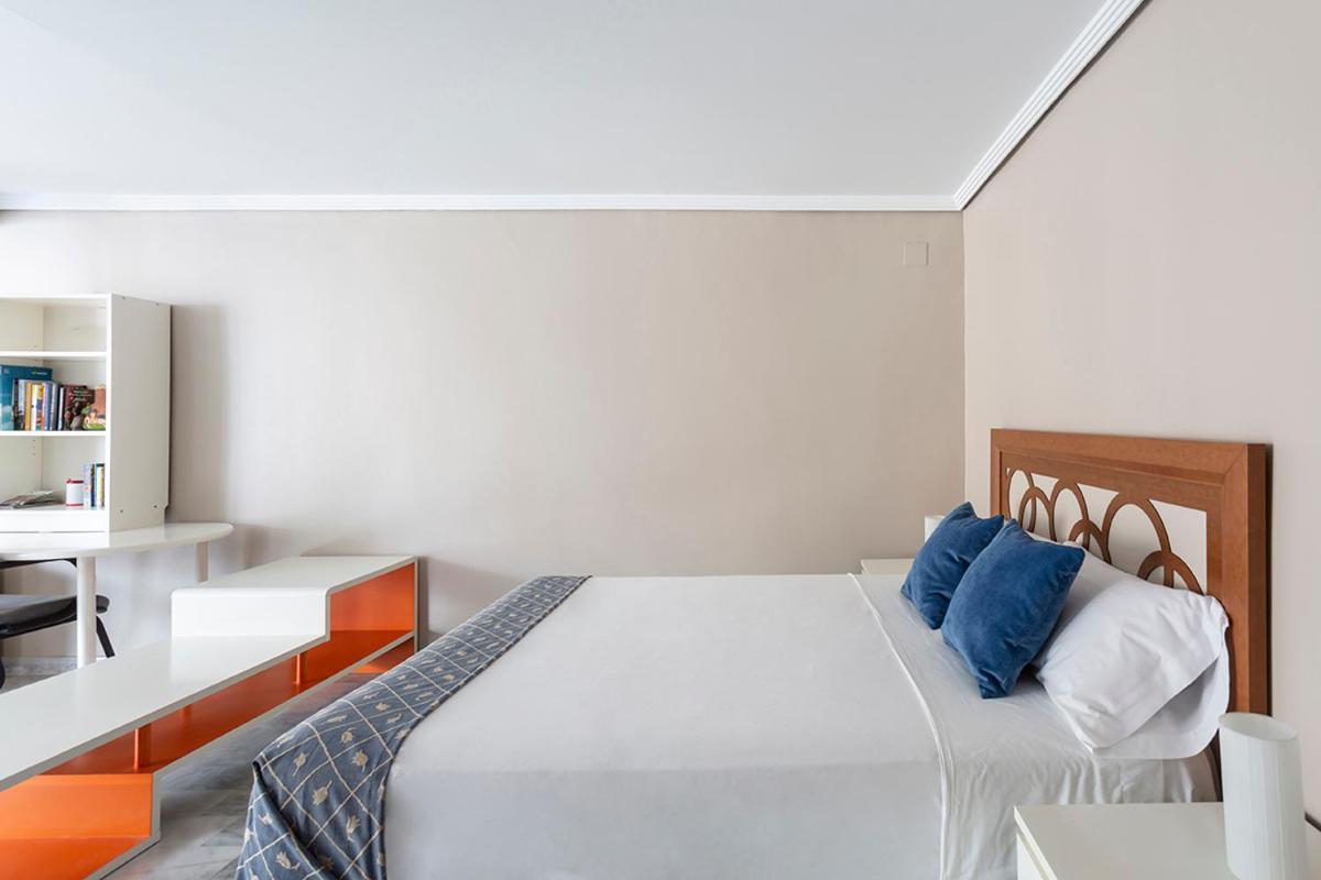 Francos 3 Sevilla Urban Apartment ภายนอก รูปภาพ