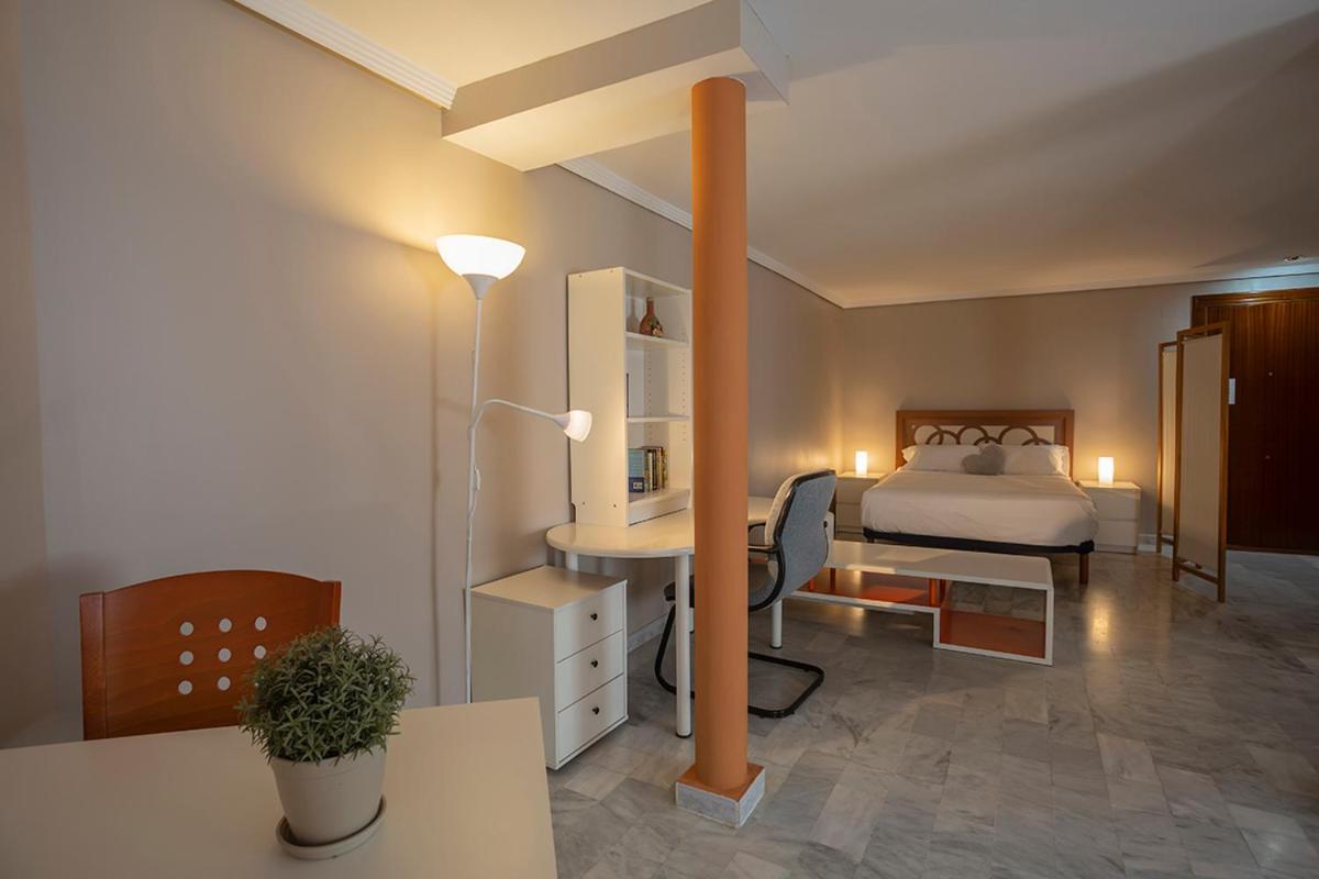 Francos 3 Sevilla Urban Apartment ภายนอก รูปภาพ