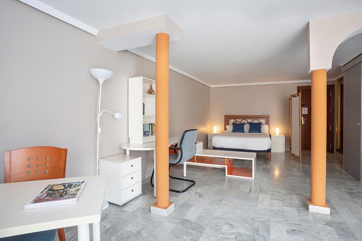 Francos 3 Sevilla Urban Apartment ภายนอก รูปภาพ